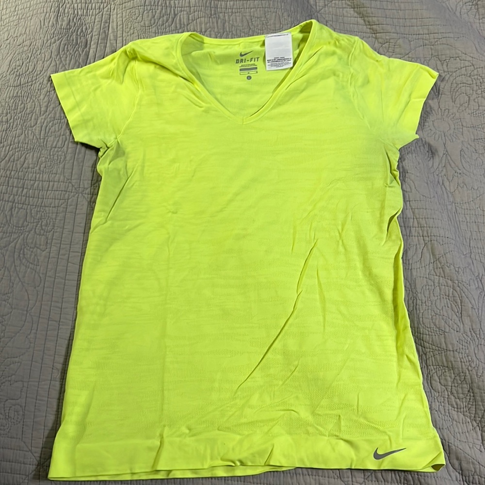Never Worn Nike Dri-fit Short sleeve